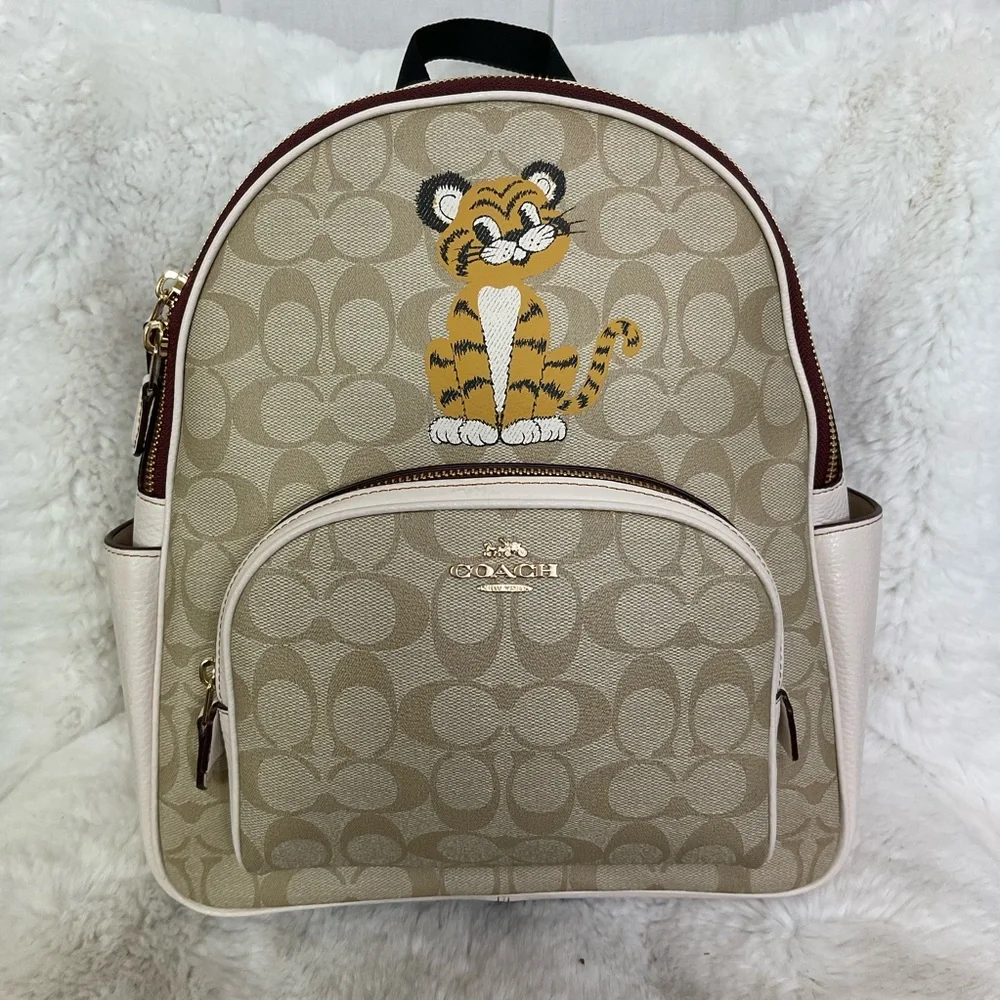 Coach Court In Signature Coated Canvas With Tiger Adjustable Straps Backpack